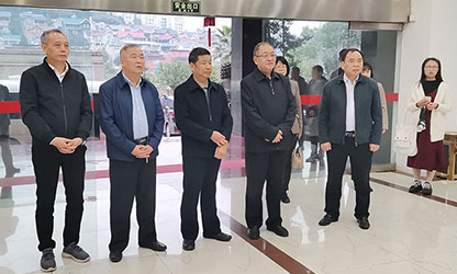 福建省政協(xié)副主席、省工商聯(lián)主席王光遠一行視察虹潤公司